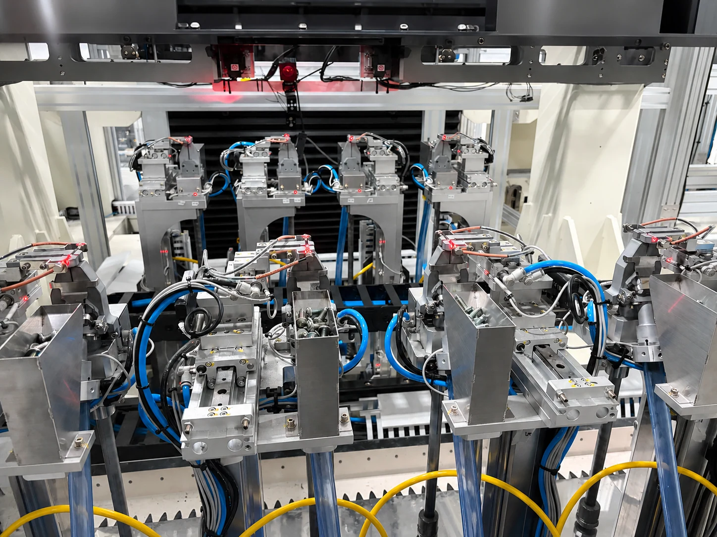 Vacuum fastening units installed in production equipment